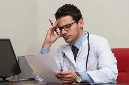 Descubra os custos invisíveis de uma clínica médica, como identificá-los e aumentar a lucratividade com controle financeiro eficiente.